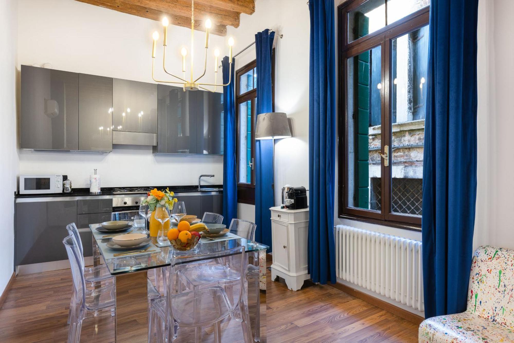 Blue Venetian House Apartment Exterior photo