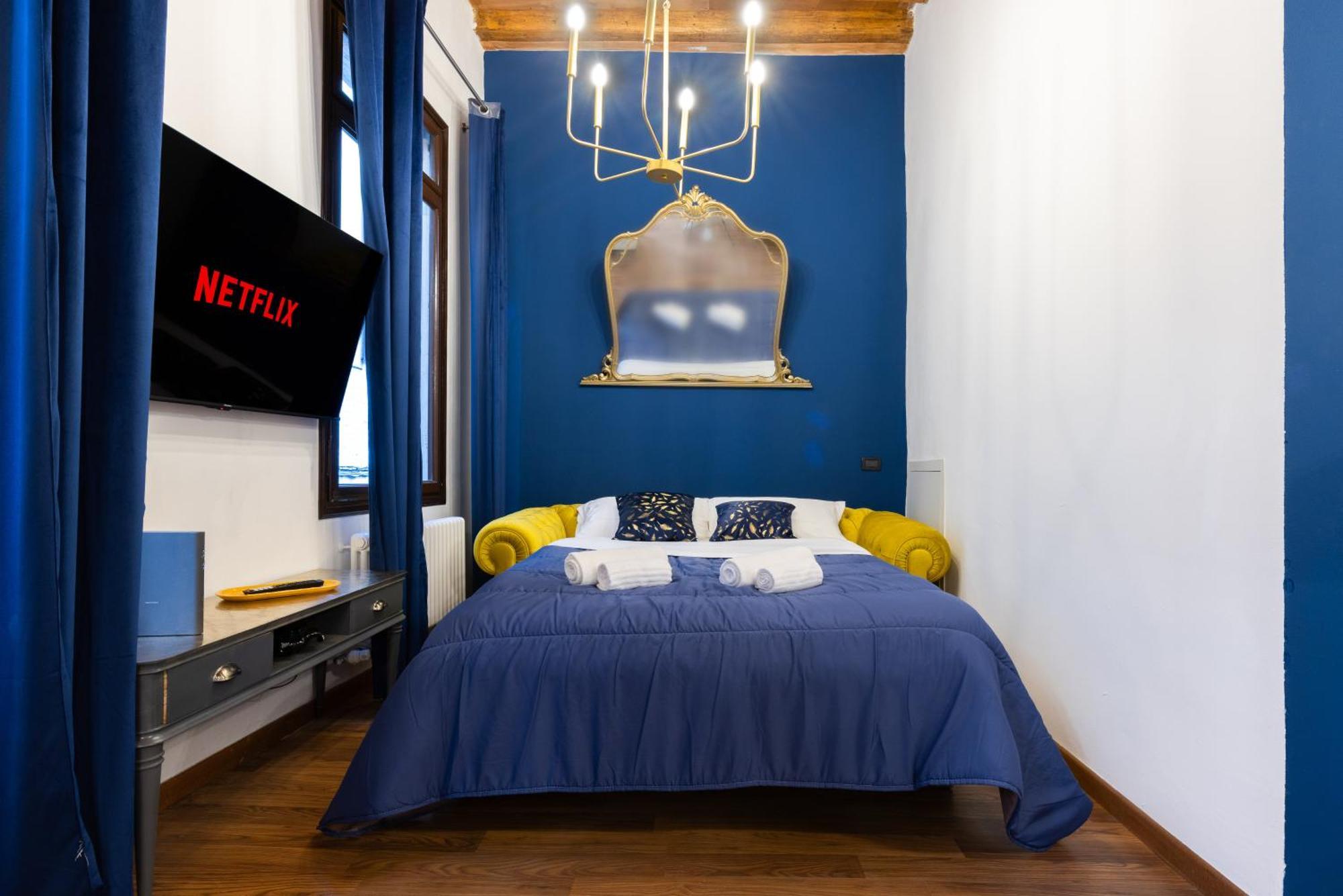 Blue Venetian House Apartment Exterior photo